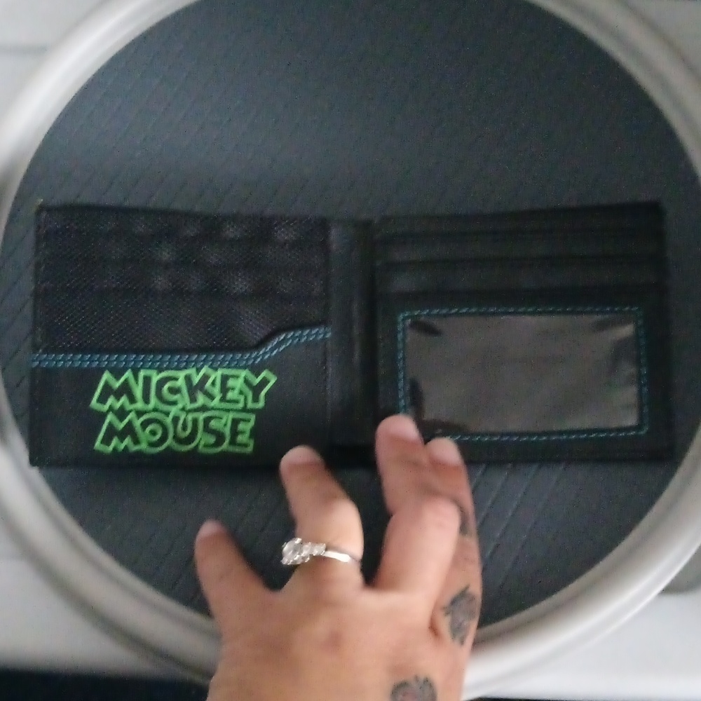 Mickey Mouse Wallets - Picture 4 of 7